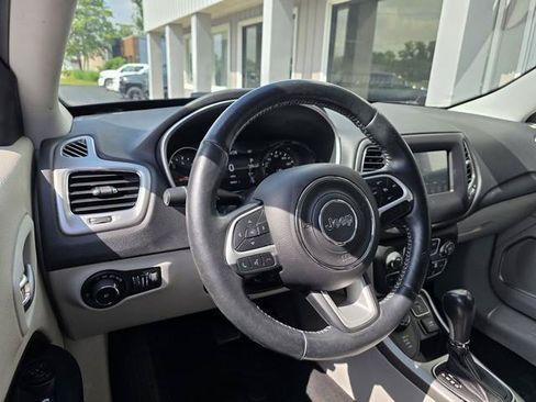Used 2018 Jeep Compass Latitude w/ Popular Equipment Group AWD/4WD image 10