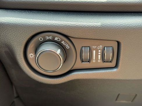 New 2026 Chrysler Voyager LX FWD image 20