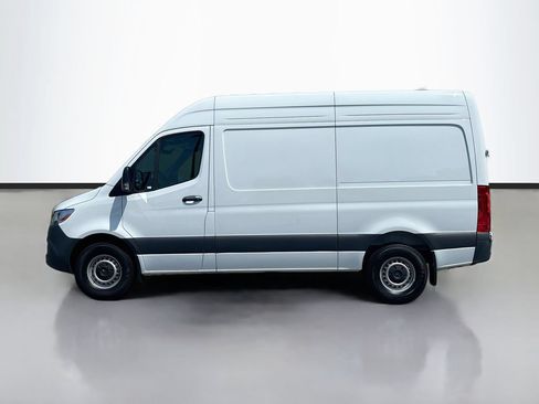 Used 2025 Mercedes-Benz Sprinter 2500 image 6