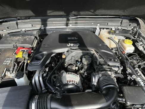 Used 2021 Jeep Wrangler Unlimited Sport image 18