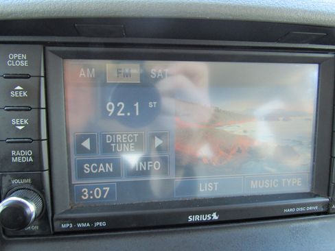 Used 2008 Chrysler Town & Country Touring FWD image 24