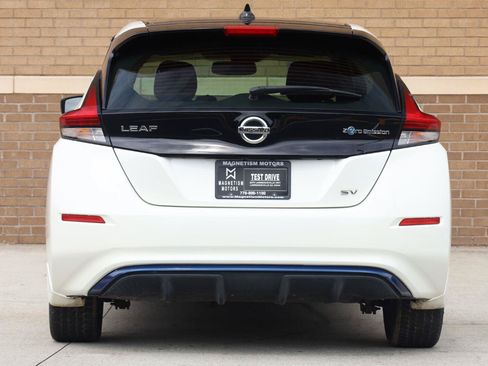 Used 2018 Nissan Leaf SV w/ SV Technology Package FWD image 7
