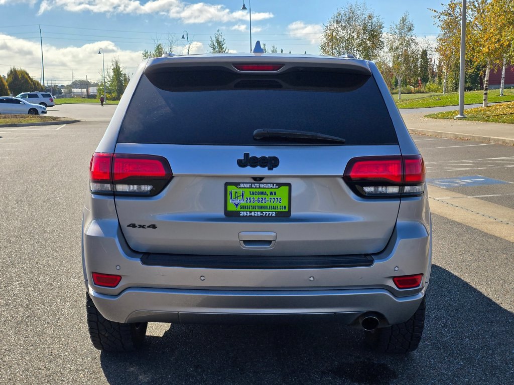 Used 2019 Jeep Grand Cherokee Altitude AWD/4WD image 4