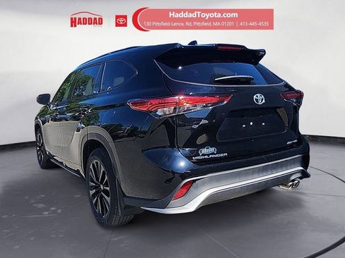 Used 2023 Toyota Highlander XSE AWD/4WD image 3