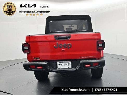 Used 2022 Jeep Gladiator Rubicon w/ LED Lighting Group AWD/4WD image 7