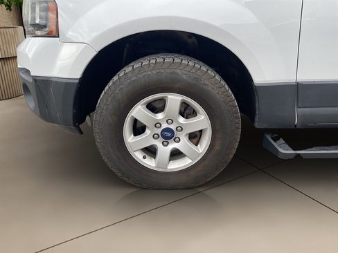 Used 2015 Ford Expedition XL image 25