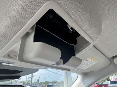 Used 2022 Ford Escape SE image 12