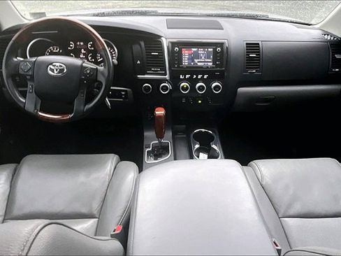 Used 2019 Toyota Sequoia Platinum image 18