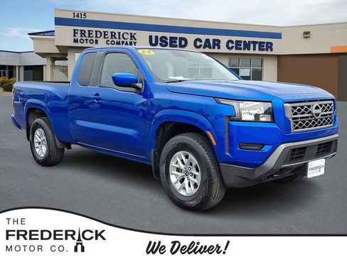 Used 2024 Nissan Frontier SV image 1