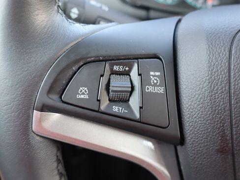 Used 2022 Chevrolet Trax LT w/ LT Convenience Package AWD/4WD image 18