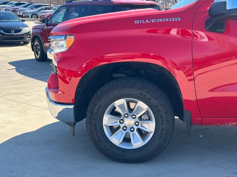 Used 2025 Chevrolet Silverado 1500 LT image 8