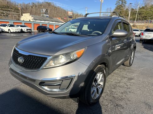 Used 2016 Kia Sportage LX w/ LX Popular Package image 3