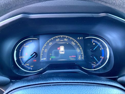 Used 2024 Toyota RAV4 LE AWD/4WD image 25