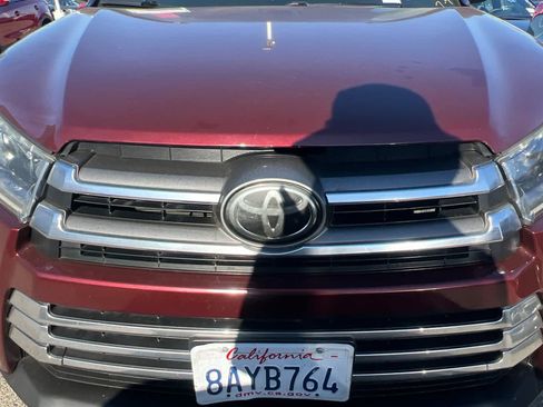 Used 2017 Toyota Highlander Limited AWD/4WD image 12