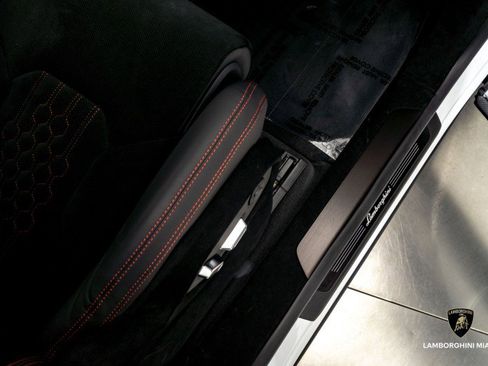 Used 2023 Lamborghini Urus Performante image 48