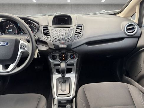 Used 2019 Ford Fiesta SE image 3