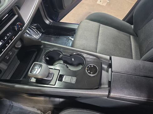 Used 2024 Nissan Rogue SV AWD/4WD image 23