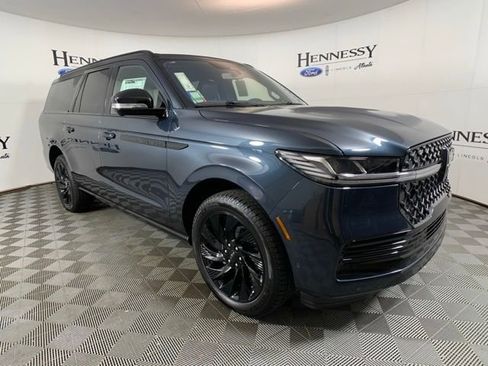 New 2025 Lincoln Navigator L Reserve w/ Jet Appearance Package image 10