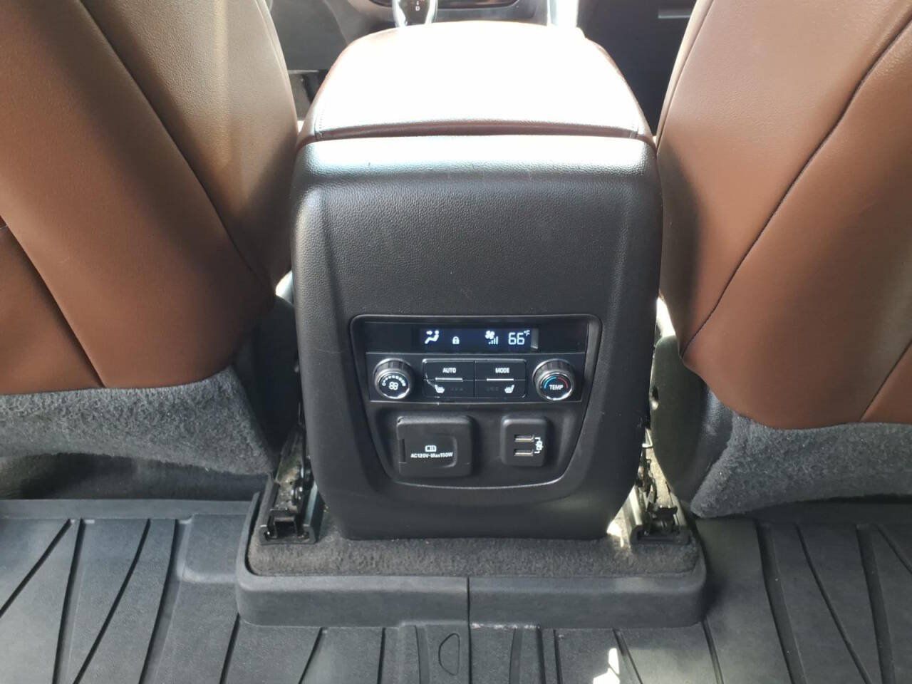 Used 2018 Buick Enclave Avenir w/ Avenir Technology Package AWD/4WD image 7
