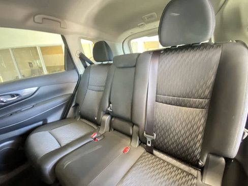 Used 2020 Nissan Rogue SV AWD/4WD image 24