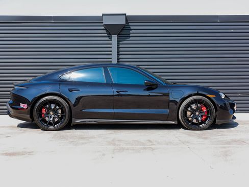 Certified 2024 Porsche Taycan GTS image 8