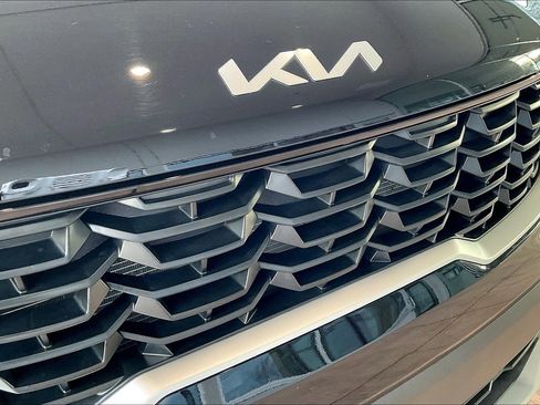 Used 2025 Kia Sorento LX image 31