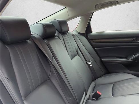 Used 2022 Honda Accord Touring image 19