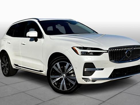 Used 2023 Volvo XC60 B5 Plus w/ Climate Package image 2