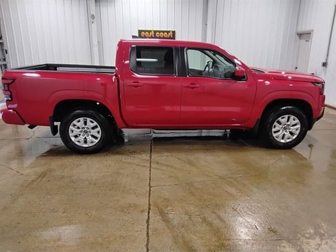 Used 2023 Nissan Frontier SV w/ SV Convenience Package image 2