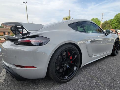 Used 2022 Porsche 718 Cayman GT4 image 17