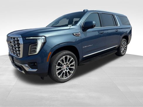 New 2026 GMC Yukon XL Denali w/ LPO, Floor Liner Package AWD/4WD image 11