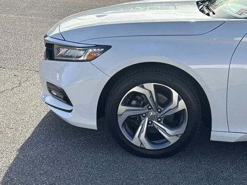 Used 2020 Honda Accord EX image 9
