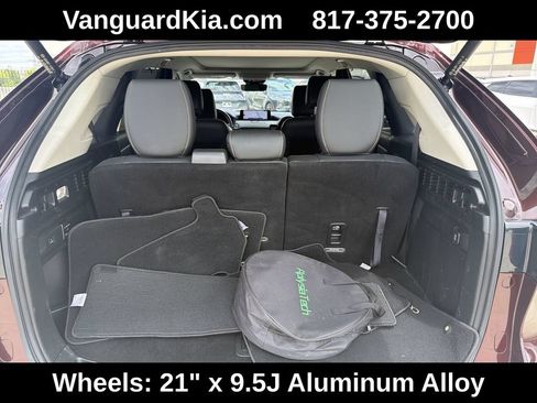 Used 2024 MAZDA CX-90 Plug-In Hybrid w/ Premium Pkg AWD/4WD image 24