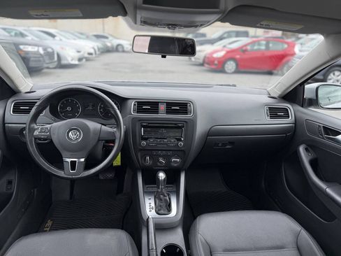 Used 2012 Volkswagen Jetta SE FWD image 9