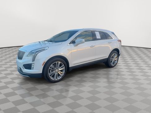 Used 2025 Cadillac XT5 Premium Luxury image 4