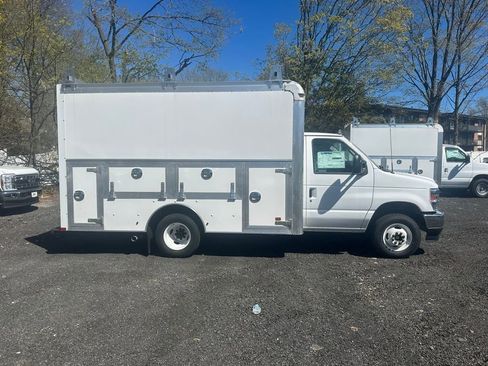 New 2026 Ford E-350 and Econoline 350 Super Duty w/ Power Equipment Group RWD image 4