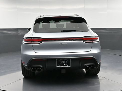 Certified 2025 Porsche Macan image 7