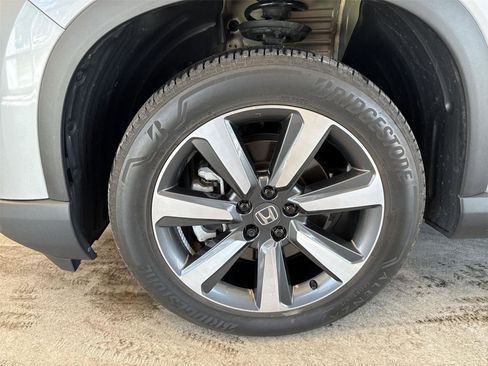 Used 2024 Honda Pilot Touring image 19