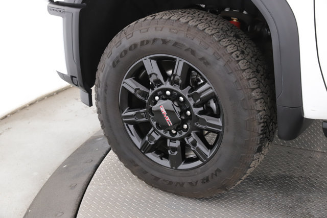 Used 2025 GMC Sierra 3500 AT4 w/ AT4 Premium Plus Package AWD/4WD image 13