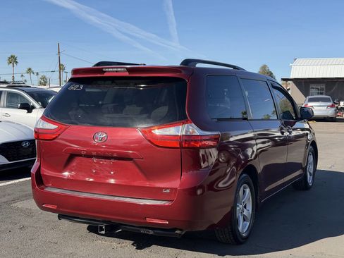 Used 2015 Toyota Sienna LE image 8