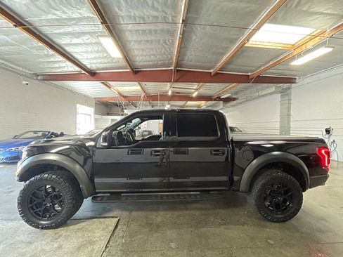 Used 2019 Ford F150 Raptor w/ Equipment Group 802A Luxury image 15