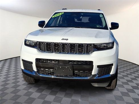 Used 2023 Jeep Grand Cherokee L Laredo image 2