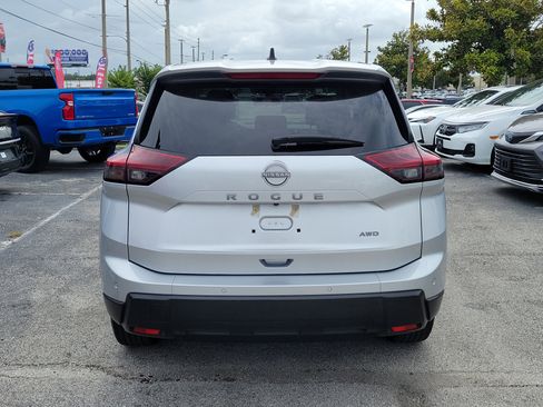 Certified 2025 Nissan Rogue S AWD/4WD image 5