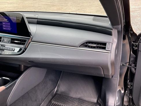 Certified 2025 Lexus ES 350 image 17