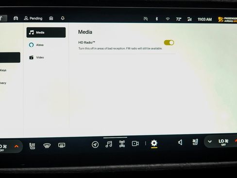 Used 2022 Rivian R1T Adventure image 24