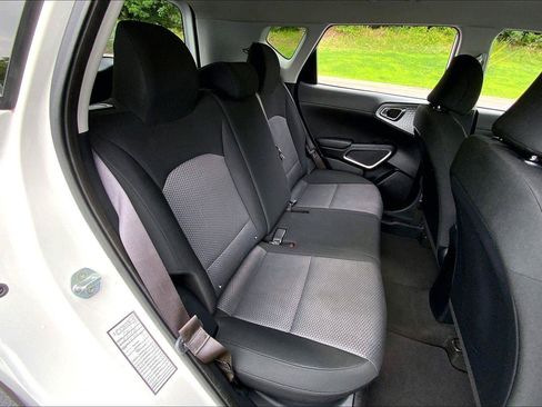 Used 2022 Kia Soul LX w/ Technology Package FWD image 24