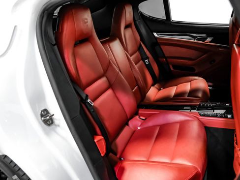 Used 2014 Porsche Panamera S image 14