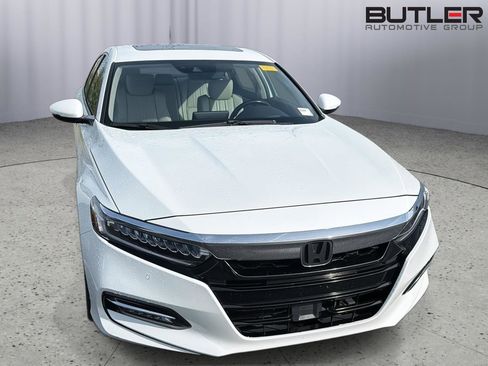Used 2018 Honda Accord Touring image 5