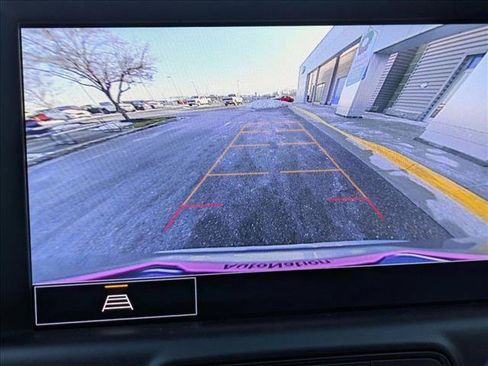 Used 2024 GMC Terrain SLT image 15