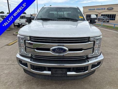 Used 2017 Ford F250 Lariat w/ Lariat Ultimate Package AWD/4WD image 2